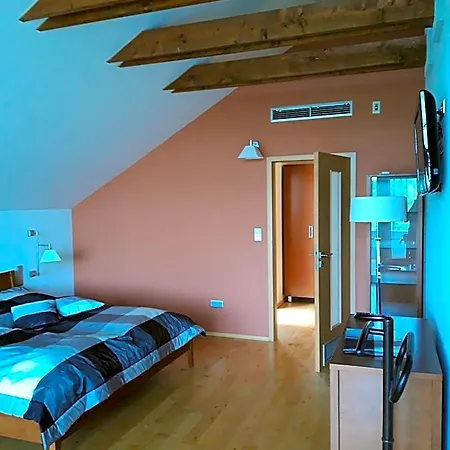 Puerto Aparthotel Senec
