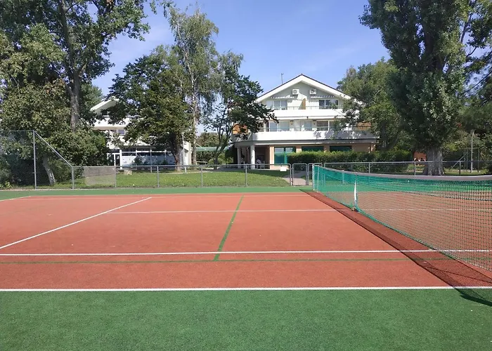 Ξενοδοχείο με διαμερίσματα Puerto Senec